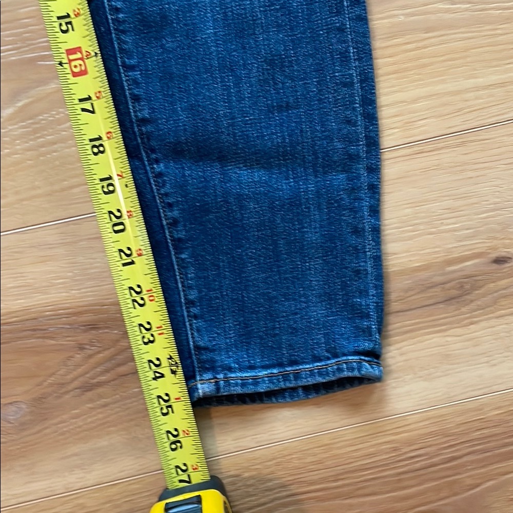 LUCKY JEANS!! Perfect for summer! Light weight and cropped - Picture 7 of 16
